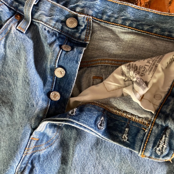 Levi's 501 Women's Jeans Distressed Knee W30 L26 100% Cotton Cropped Straight - Picture 9 of 16